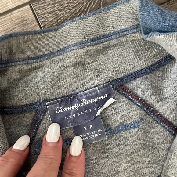 Tommy Bahama 1/4 zip sweater reversible Relaxed fit size small - Picture 3 of 4